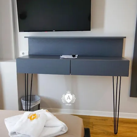 Kraja 4*