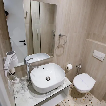Kraja 4* Golem (Tirana)