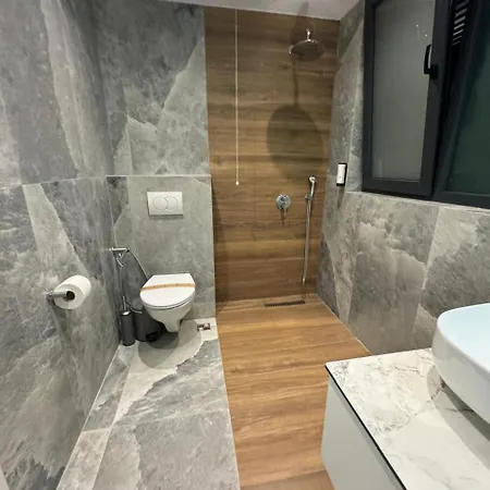 Kraja 4* Golem (Tirana)