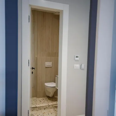 Kraja 4* Golem (Tirana)