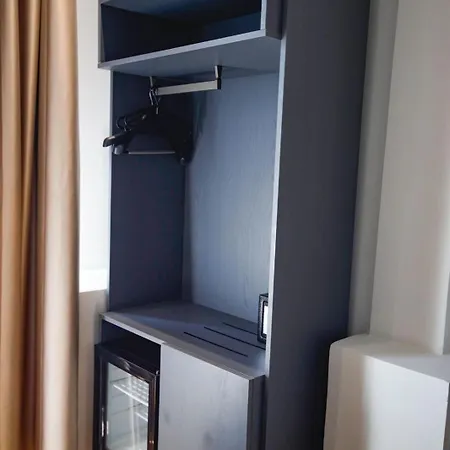 Kraja 4* Golem (Tirana)