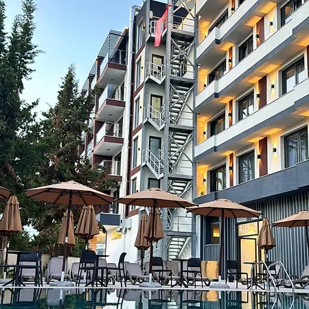 Kraja Hotel 4*