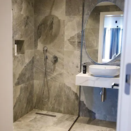 Kraja Hotel